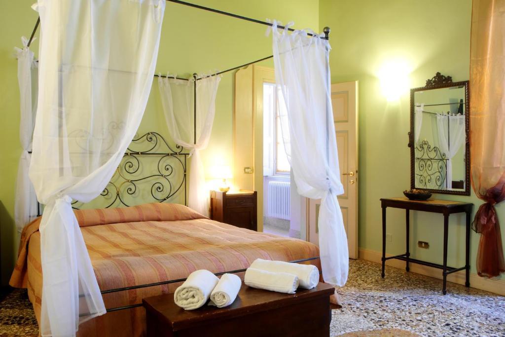 Guesthouse Alba Citta Alta Bergamo Room photo